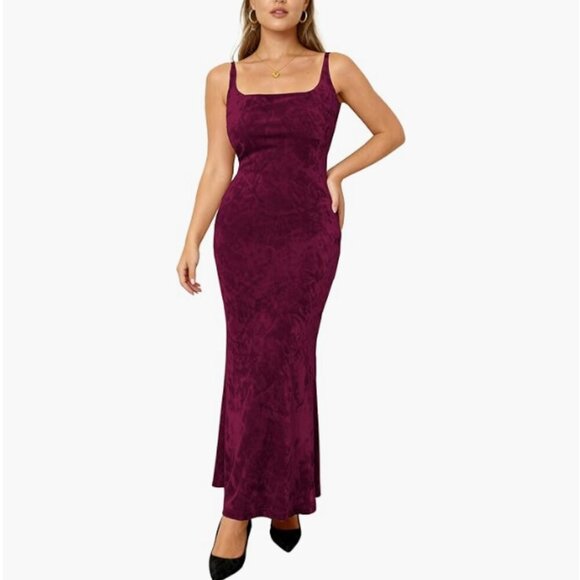 Neresum Dresses & Skirts - NWT Burgundy Velvet Long Dress Size Large